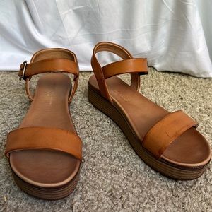 Rock & Candy Cashee Sandals